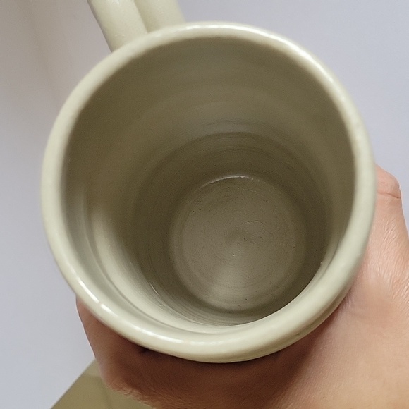 Williamsburg Pottery Salt Glaze Mug. Color Beige. Blue Leaf Design - Picture 7 of 12